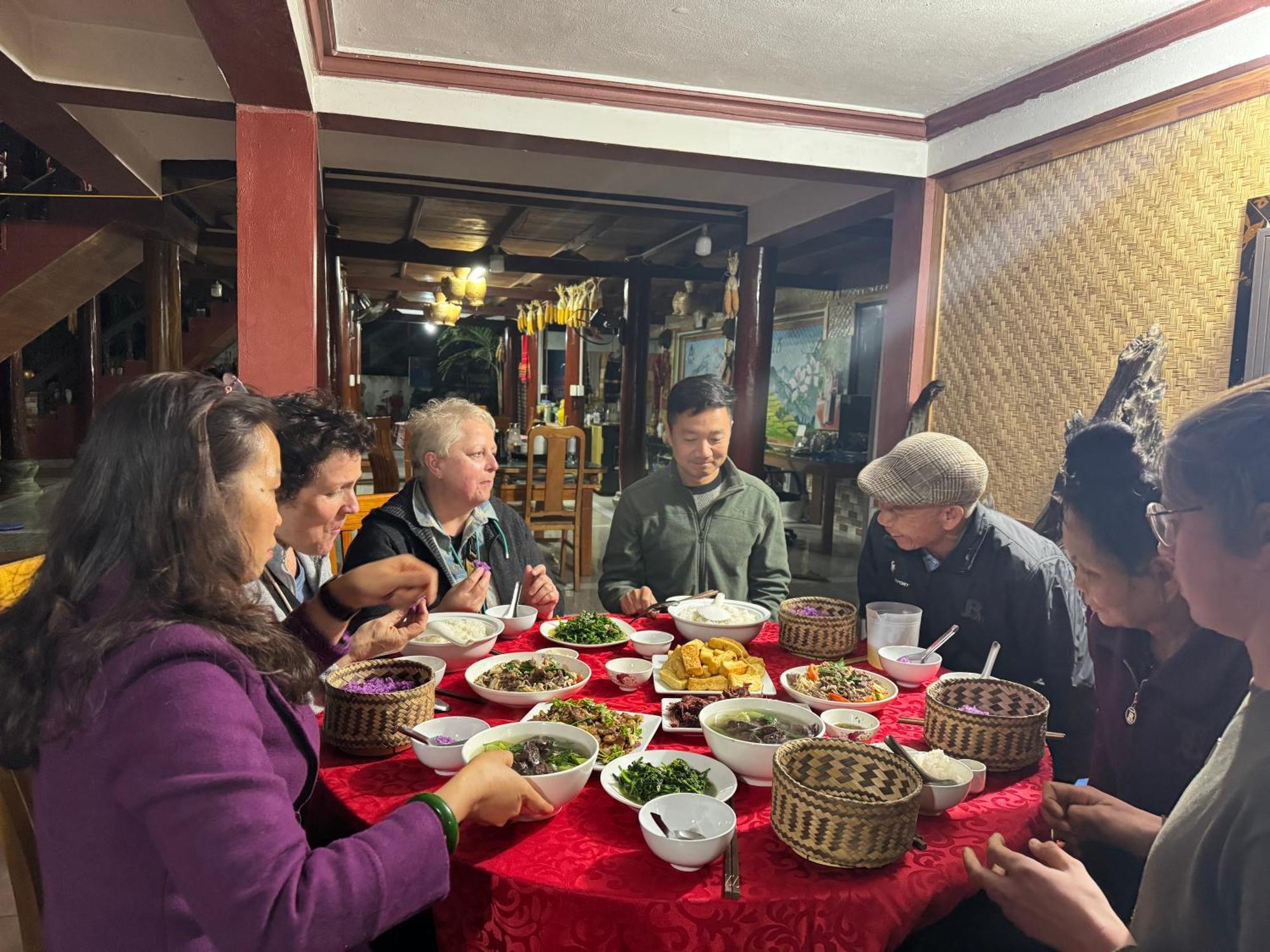 Minh Ngoc Homestay Dien Bien Phu Ban Hin Lom Buitenkant foto