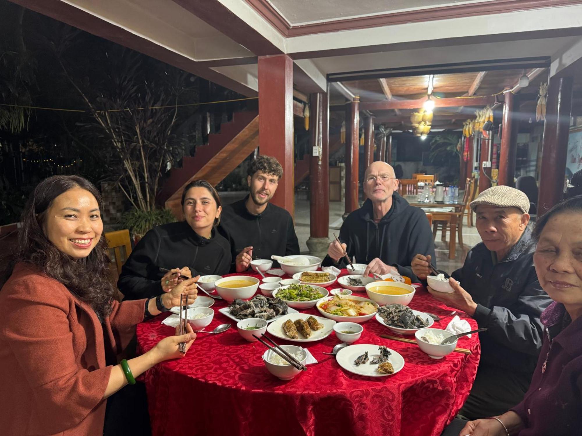 Minh Ngoc Homestay Dien Bien Phu Ban Hin Lom Buitenkant foto