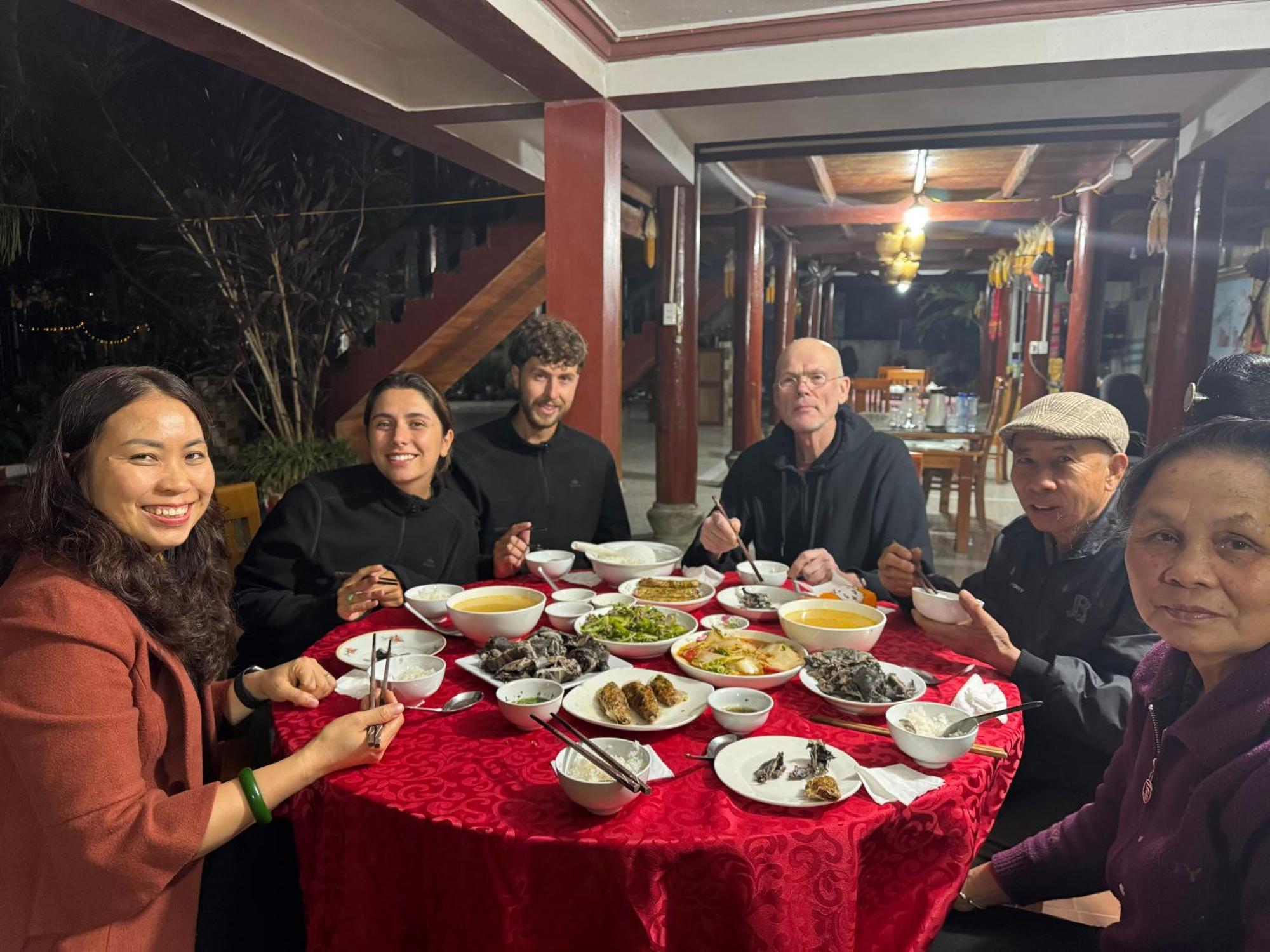 Minh Ngoc Homestay Dien Bien Phu Ban Hin Lom Buitenkant foto