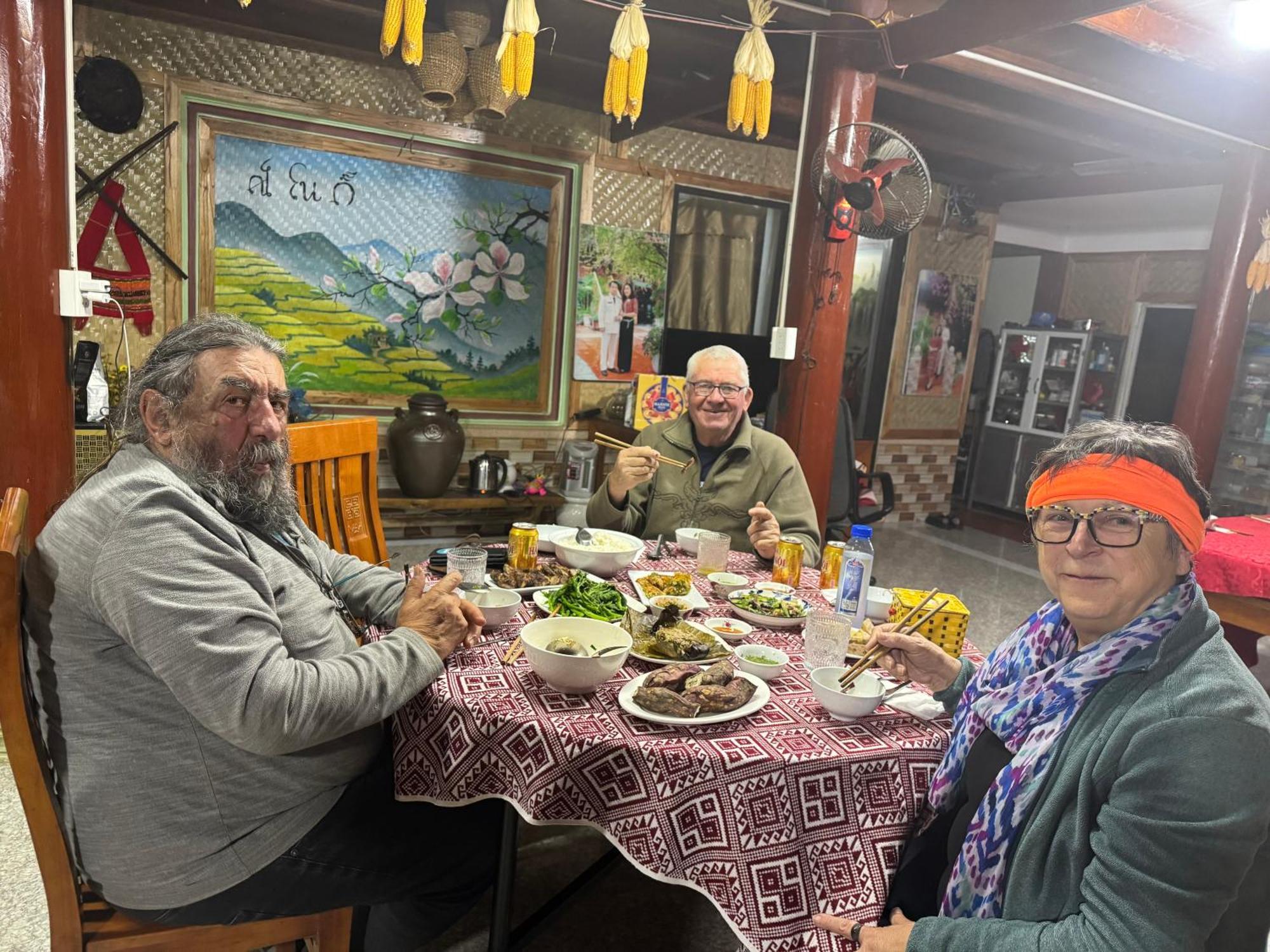 Minh Ngoc Homestay Dien Bien Phu Ban Hin Lom Buitenkant foto